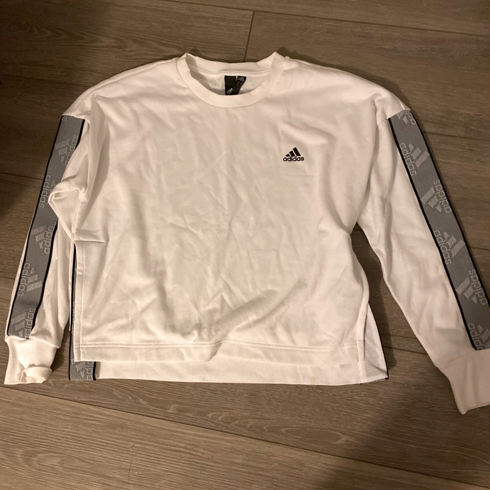 WHITE ADIDAS NIKE SWEATSHIRT WITH DETAILED SIDE SLIT, crew neck, women’s size M